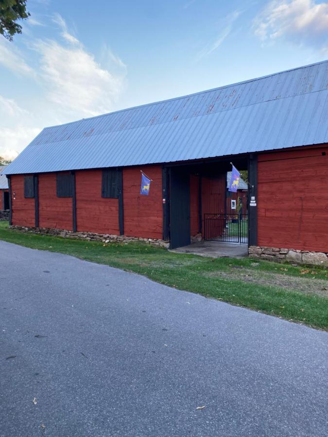 Bo I Egen Stuga Pa Haerlig Oelandsgard Köpingsvik Exteriér fotografie